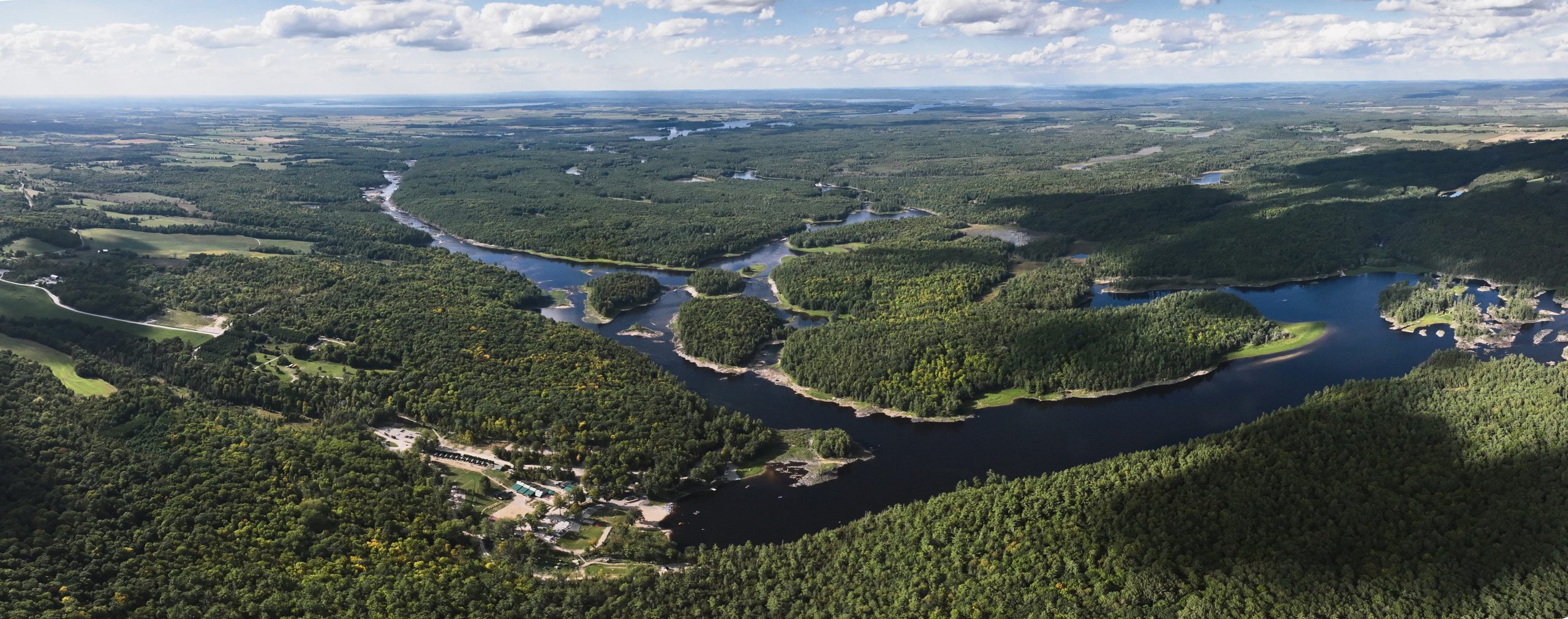 Bird's-eye view of the Ottawa river